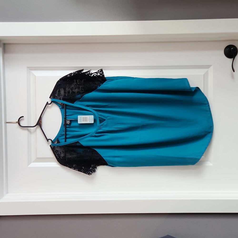 Torrid Size 2 Teal and Lace Blouse